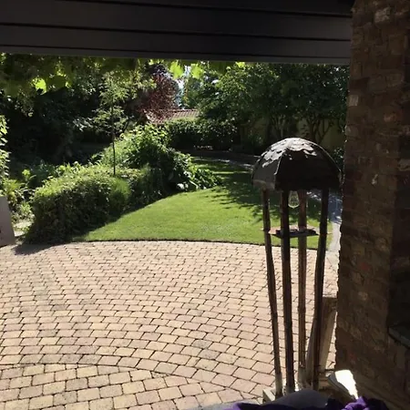 Althuizenhof 1 住宿加早餐酒店 德纳瑞德